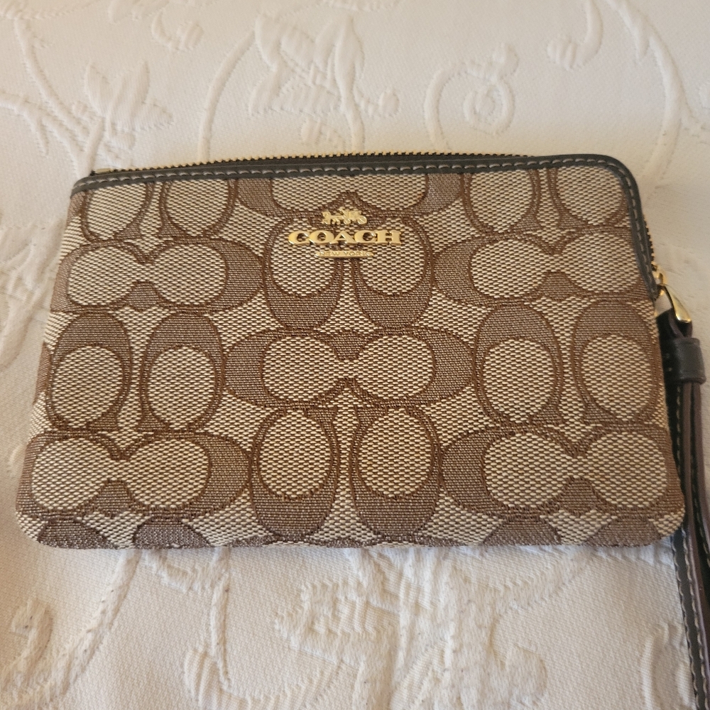 Coach Signature Canvas Brown & Tan Wristlet - Picture 6 of 6